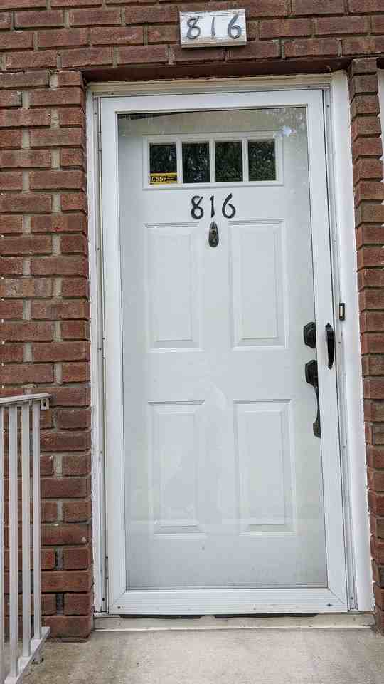 816 Victoria Ct #816 - Photo 7 of 14