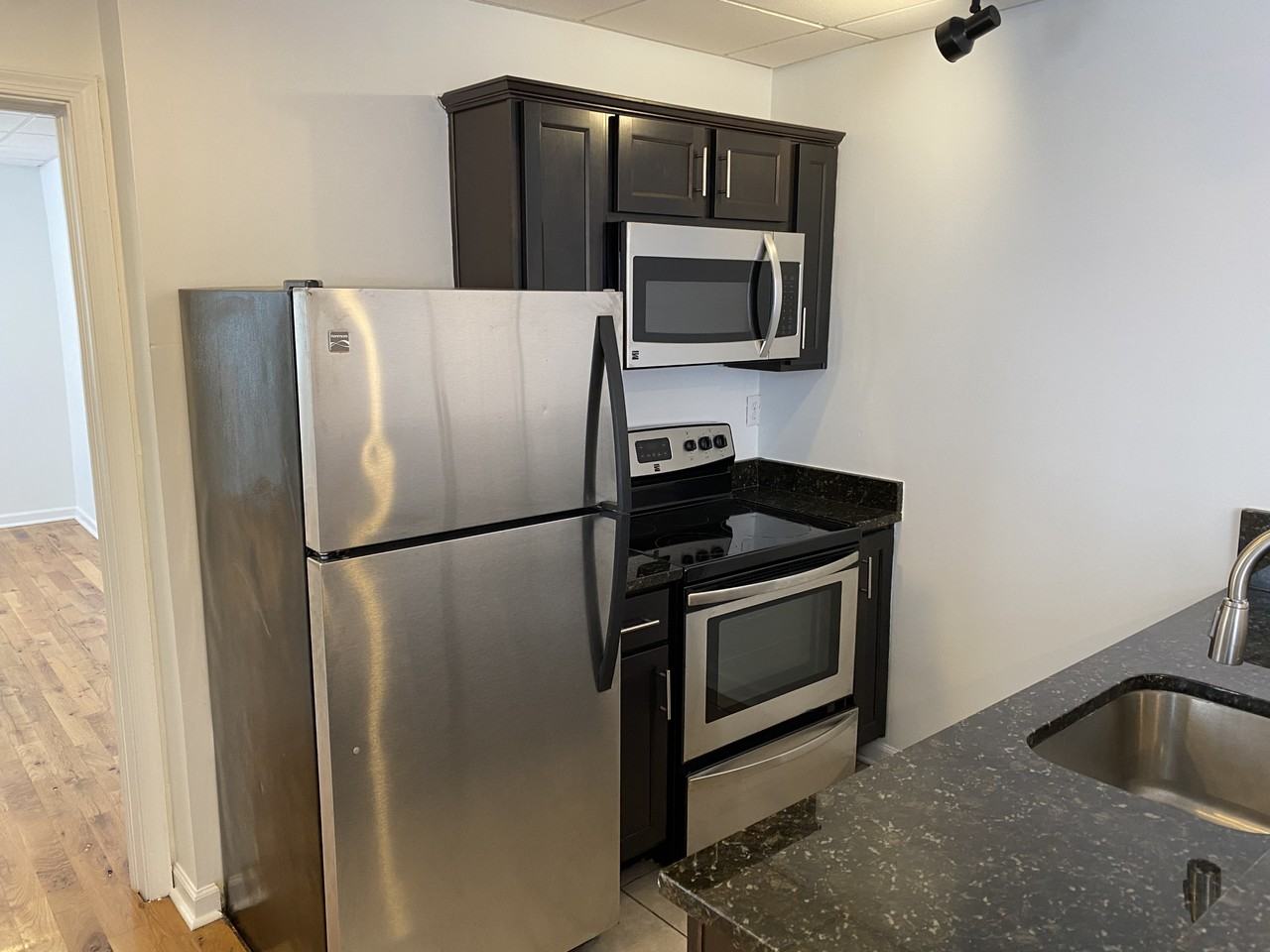 700 Court St #B1 - Photo 6 of 14