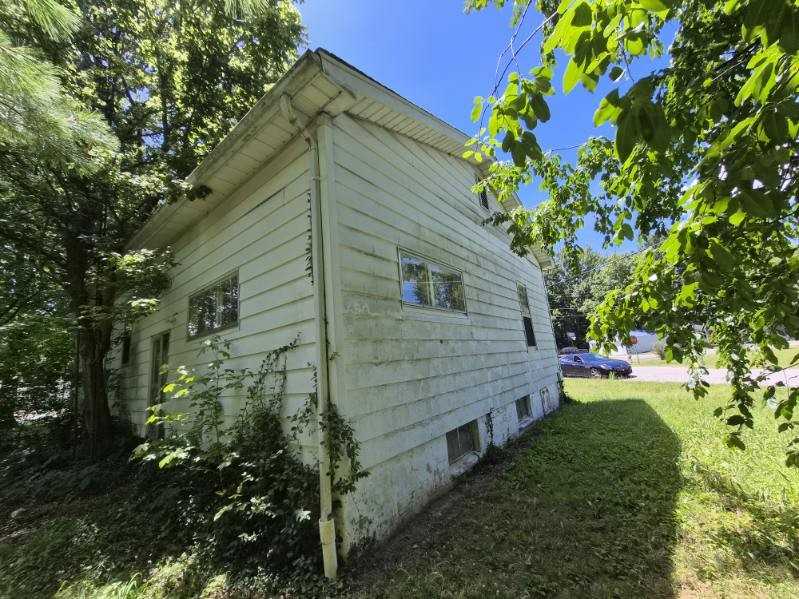 1200 Sw 6th St #NA - Photo 3 of 25