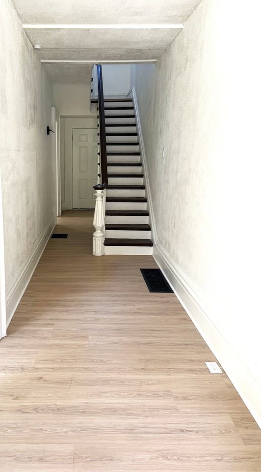 1615 Manhattan St #NA - Photo 2 of 16