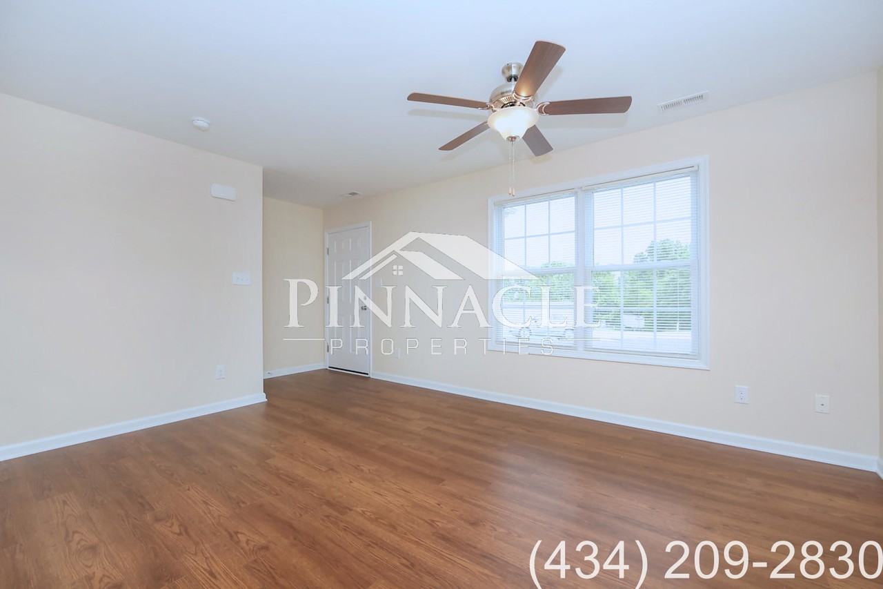 2313 Acorn St #B - Photo 4 of 22