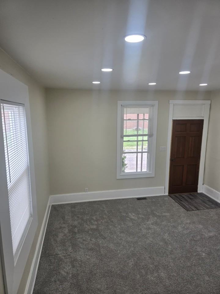 423 N 4th St #421 - Photo 5 of 15