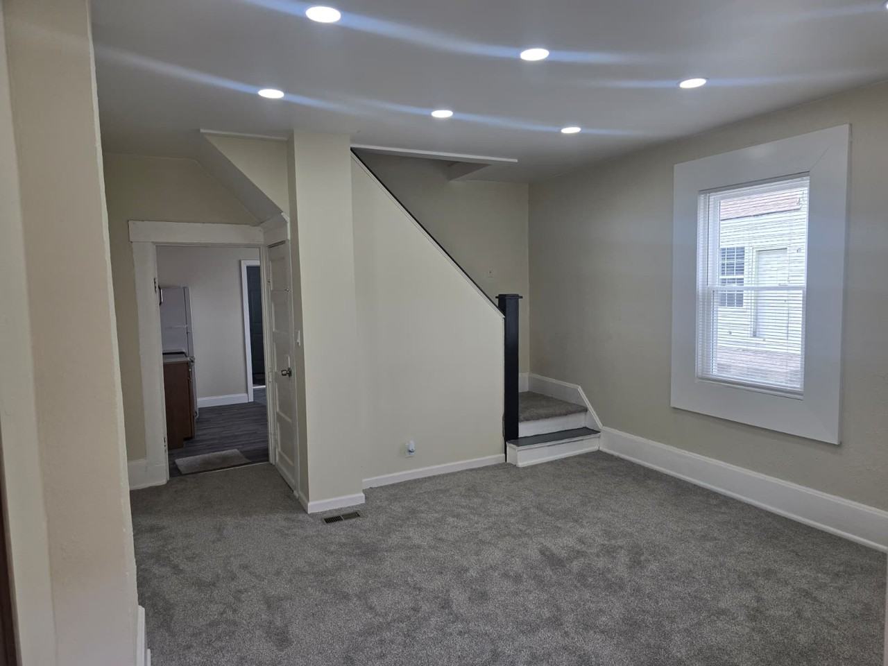 423 N 4th St #421 - Photo 6 of 15