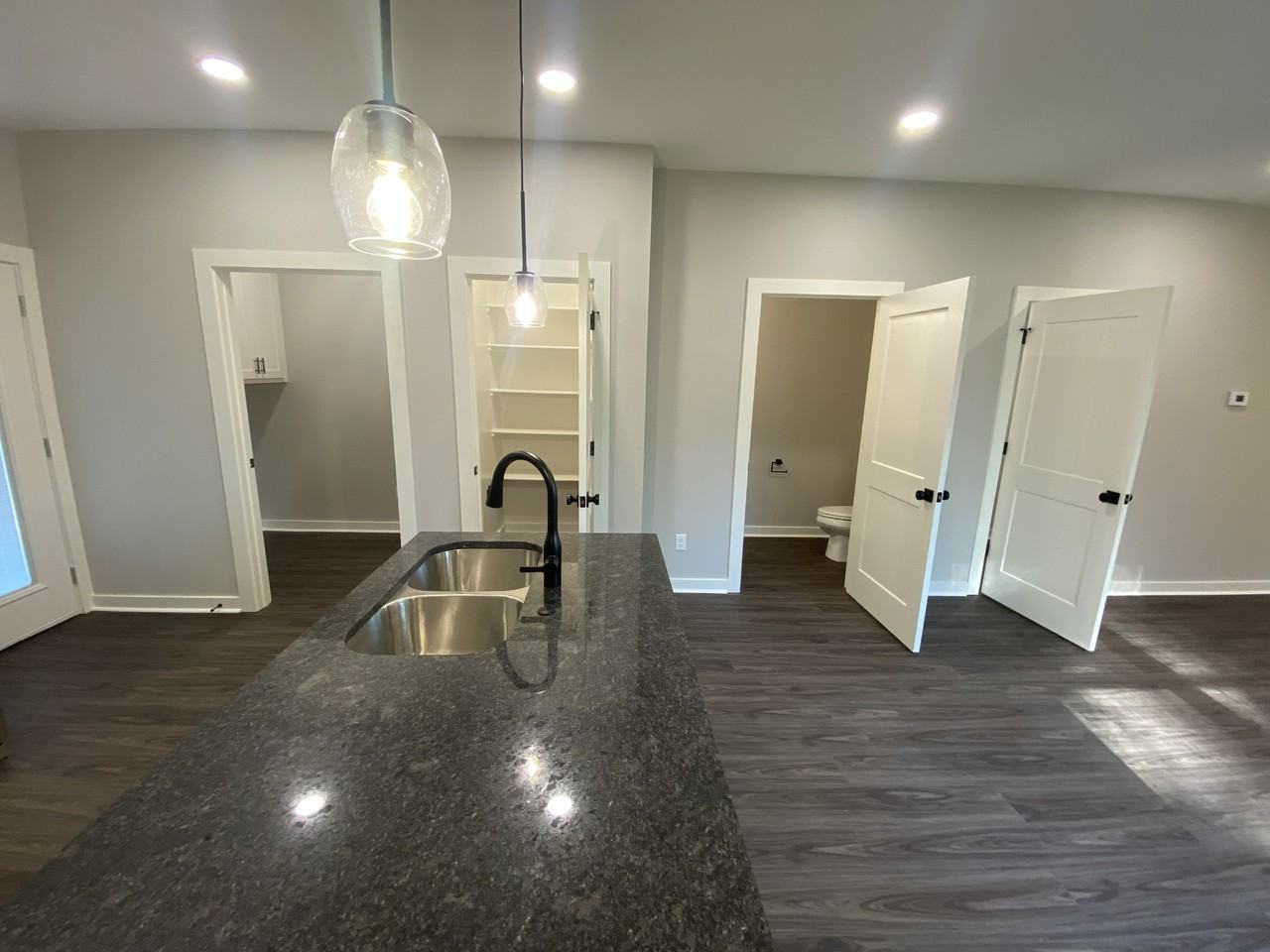 606 Sw 3rd St #2 - Photo 6 of 20