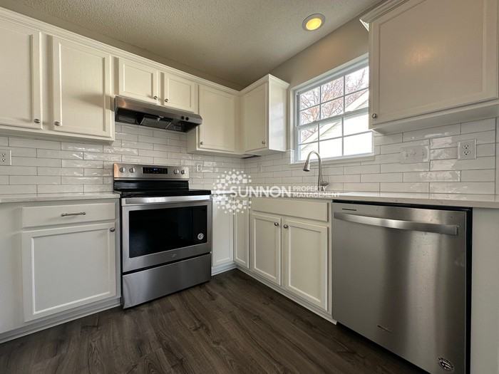 12517 Britton Wood Pl - Photo 4 of 19