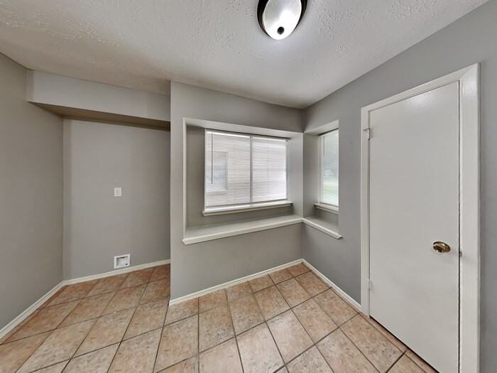 24030 Griffin House Ln - Photo 7 of 21