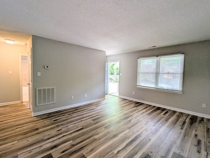 17 Brookwood Ave Ne #17 - Photo 3 of 17