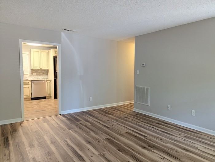 17 Brookwood Ave Ne #17 - Photo 5 of 17