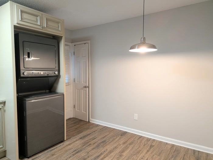 17 Brookwood Ave Ne #17 - Photo 7 of 17