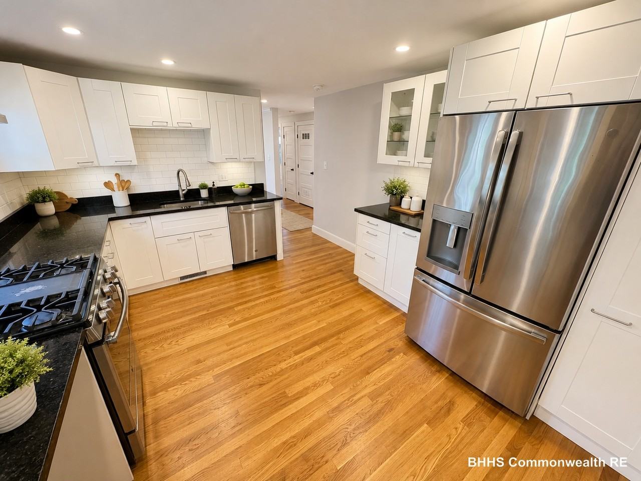 37 Hillcrest Cir - Photo 4 of 12