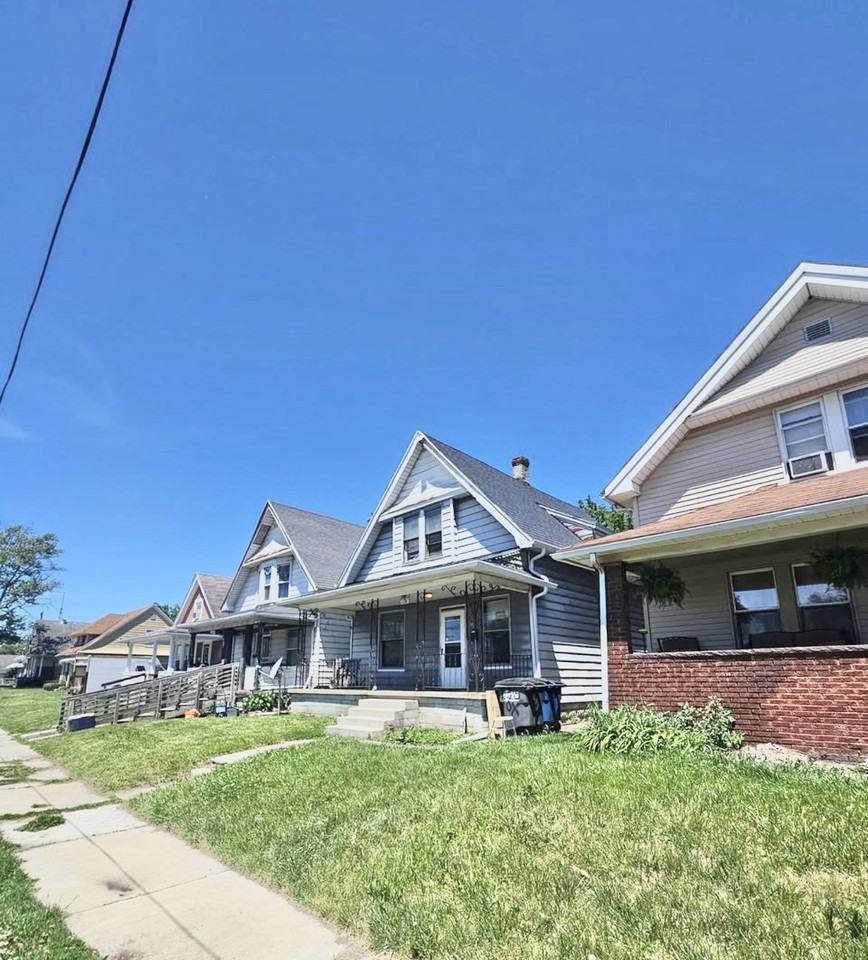 1136 Indiana Ave #NA - Photo 3 of 17