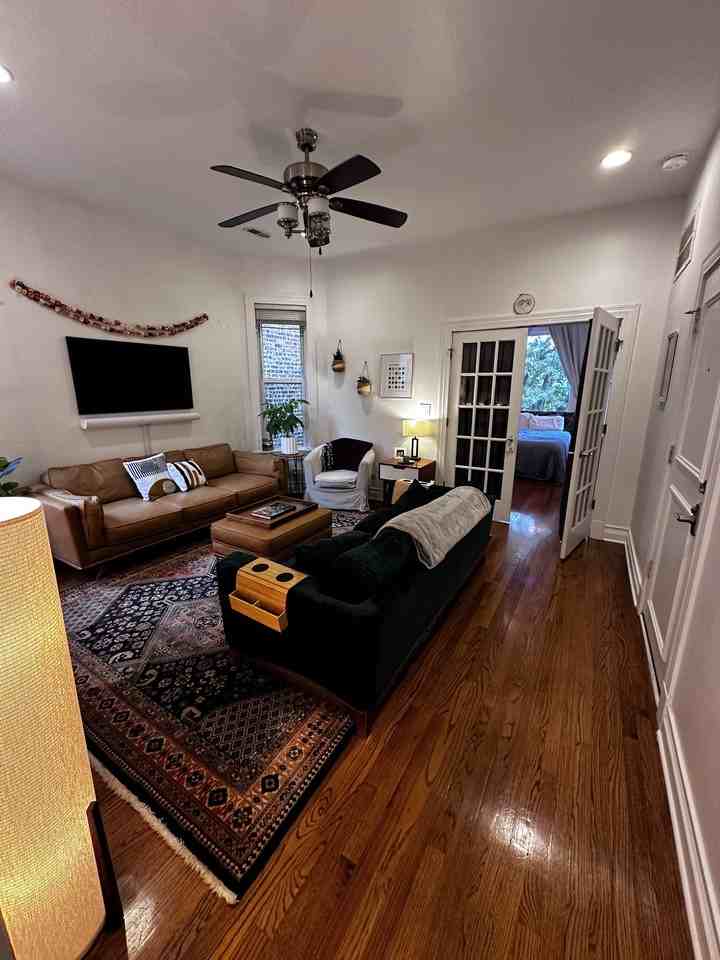 6373 N Paulina St #2 - Photo 5 of 11