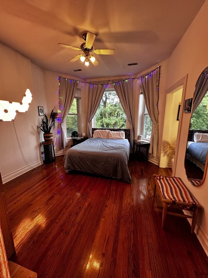 6373 N Paulina St #2 - Photo 7 of 11