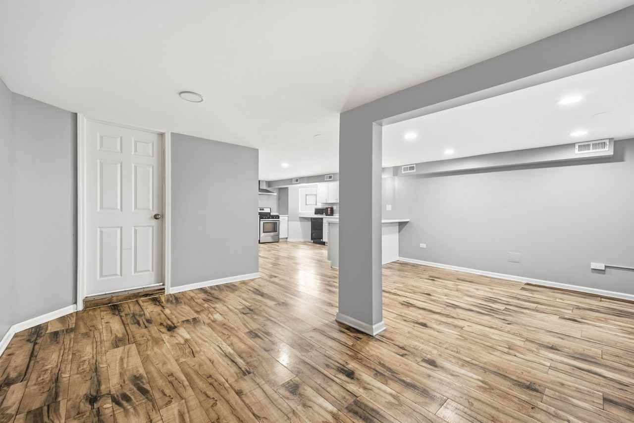 4021 N Whipple St - Photo 6 of 22