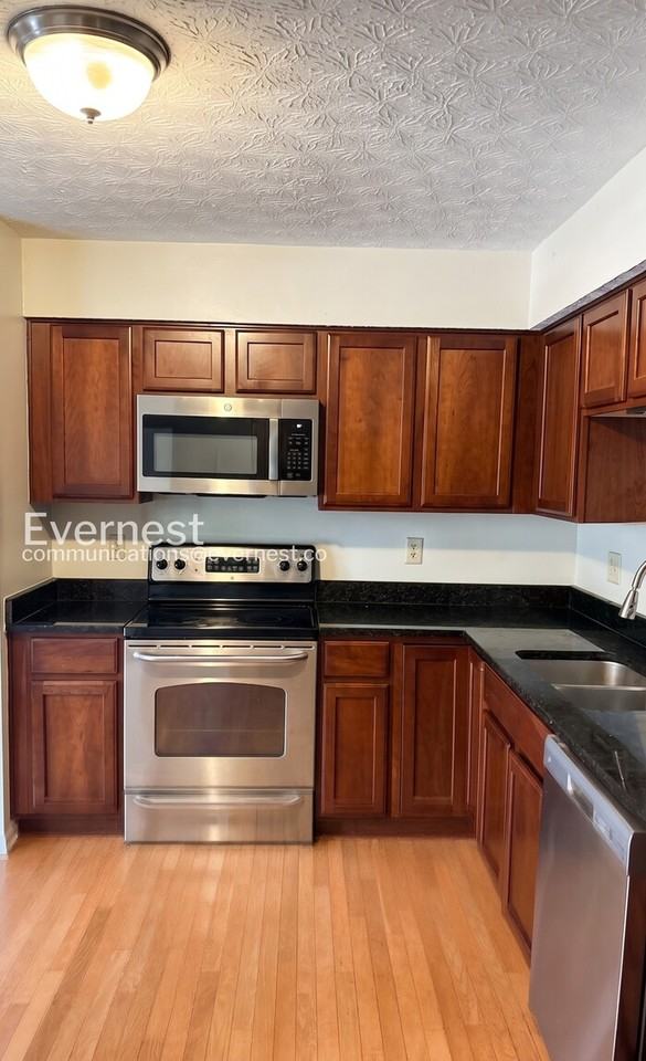 1268 Michigan Ave - Photo 3 of 47