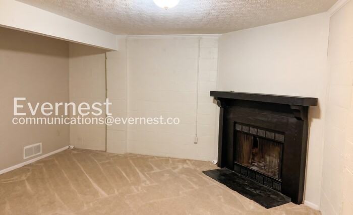 1268 Michigan Ave - Photo 5 of 47