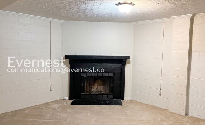 1268 Michigan Ave - Photo 6 of 47