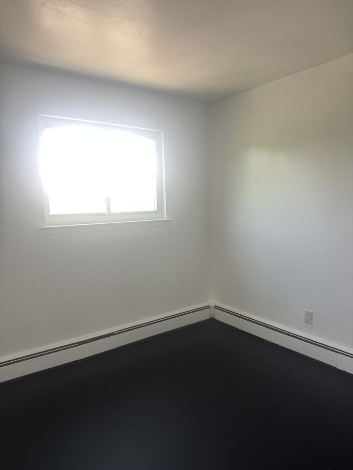 9320 243rd St #2 - Photo 4 of 11