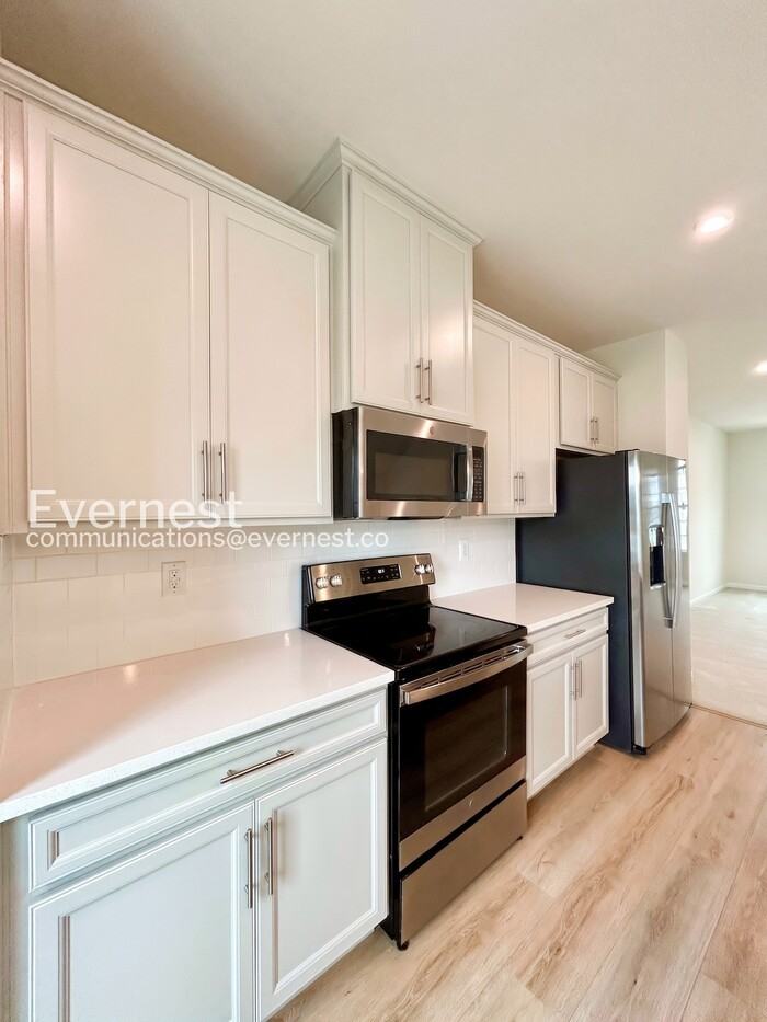 8808 Stevenson Ln - Photo 2 of 30