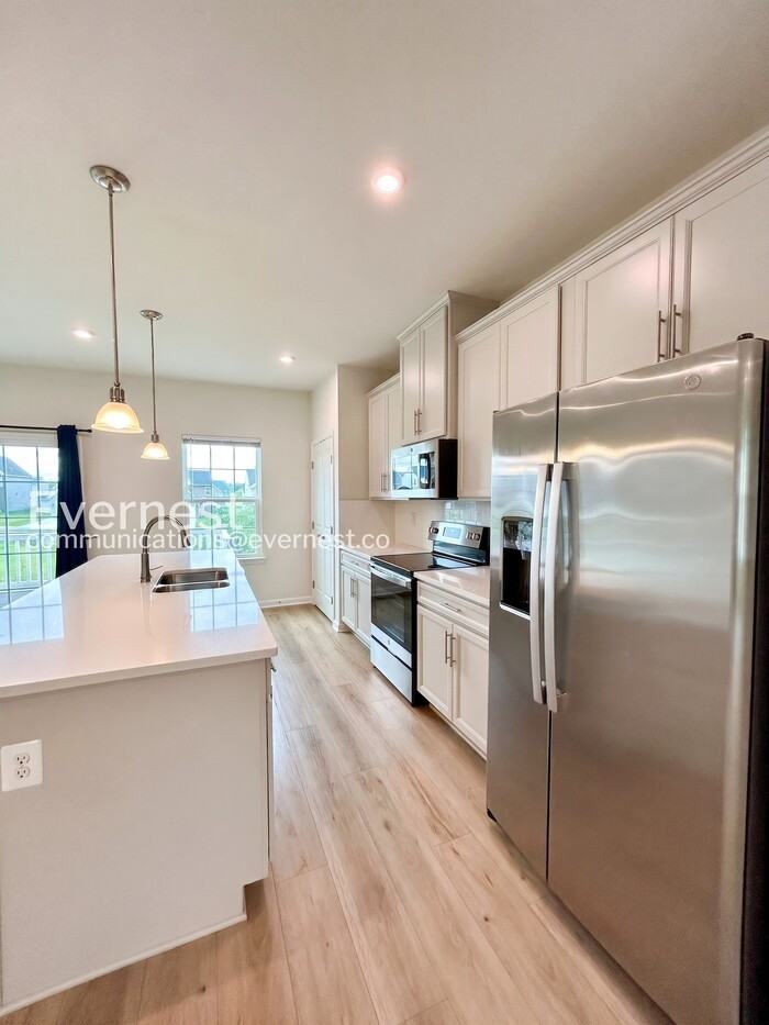8808 Stevenson Ln - Photo 5 of 30