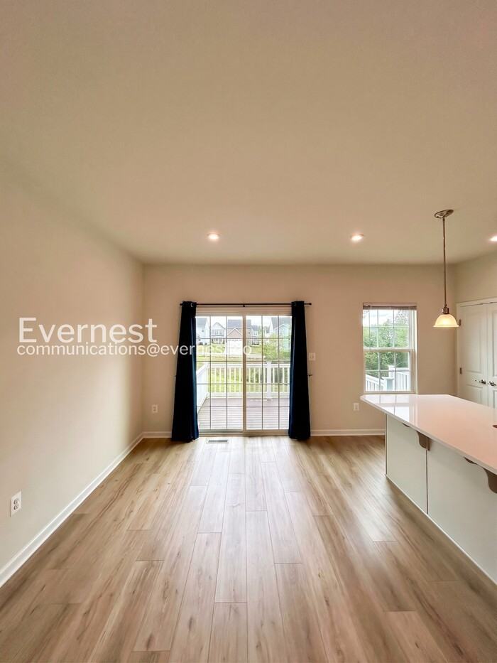 8808 Stevenson Ln - Photo 6 of 30
