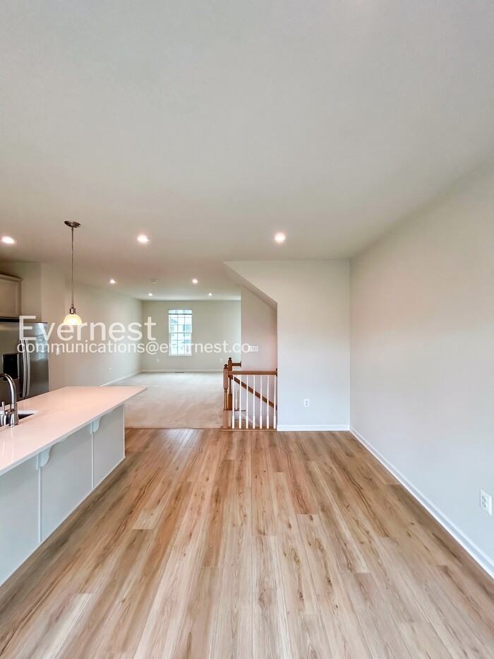 8808 Stevenson Ln - Photo 7 of 30
