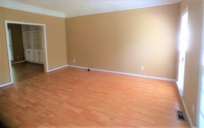 2213 Mcquiston Dr Sw - Photo 3 of 30