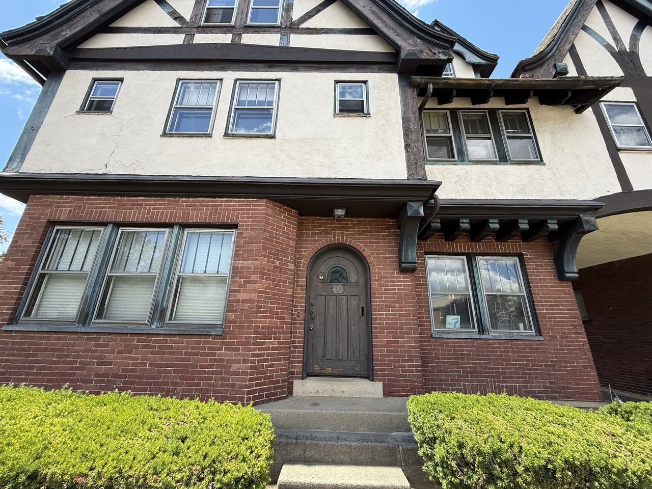 98 Mount Auburn St #98