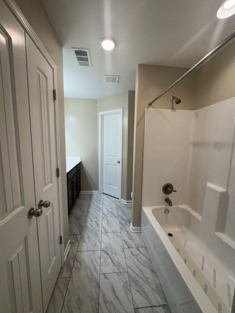 1199 River Wood Cir W - Photo 4 of 9