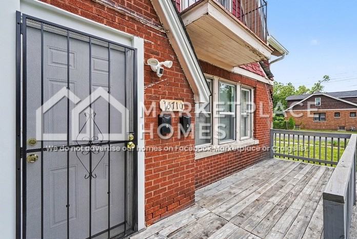 15710 Northlawn St #1 - Photo 4 of 27