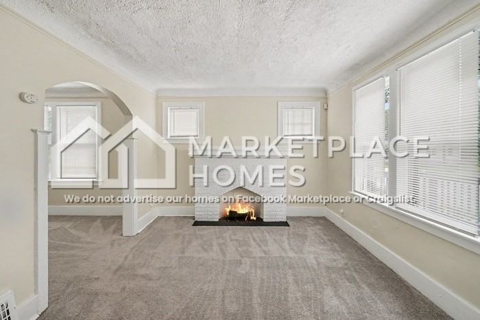 15710 Northlawn St #1 - Photo 7 of 23