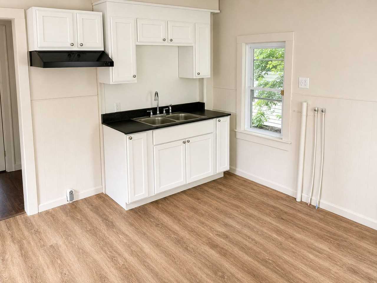 1435 Scott St - Photo 5 of 13