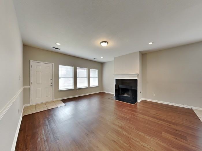 2208 Rodney Ln - Photo 4 of 22