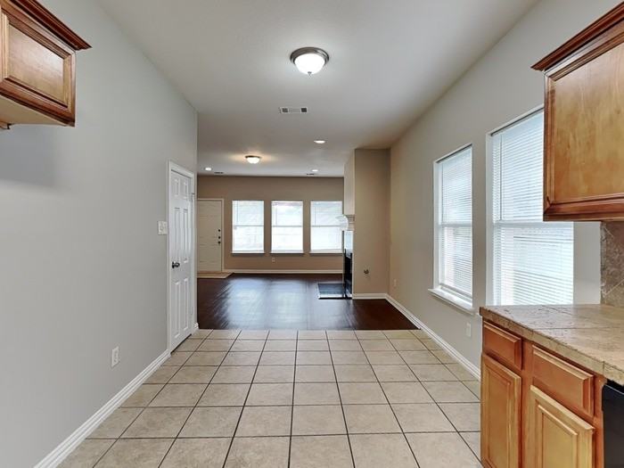 2208 Rodney Ln - Photo 6 of 22