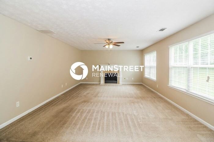885 Shannon Road Southeast - Photo 4 of 17