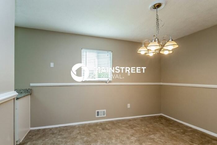 4332 Rocklane Dr - Photo 5 of 15