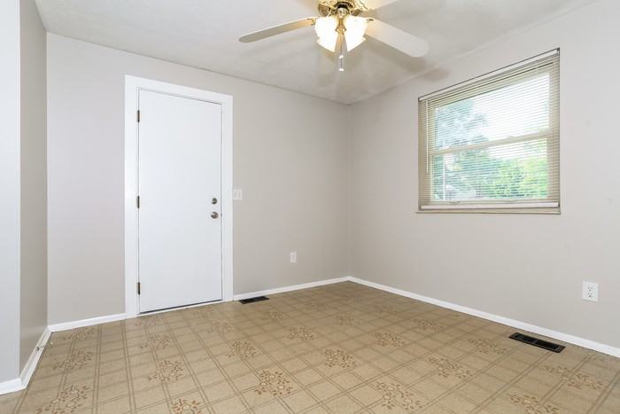 4116 Calumet Cir - Photo 7 of 14