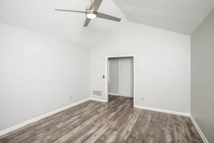 148 Pear Tree Cir - Photo 3 of 10