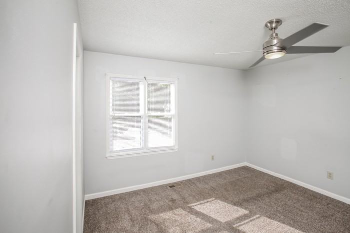 148 Pear Tree Cir - Photo 5 of 10