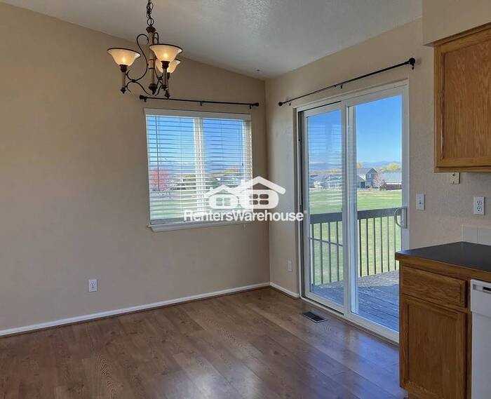 305 Warwick St - Photo 4 of 26