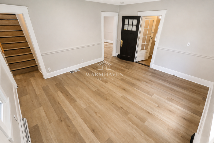 123 Gale St - Photo 4 of 14