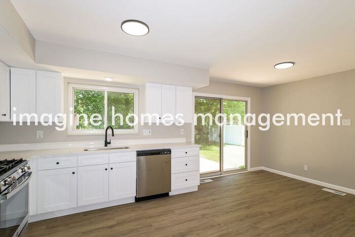 2545 Baltusrol Dr - Photo 7 of 21