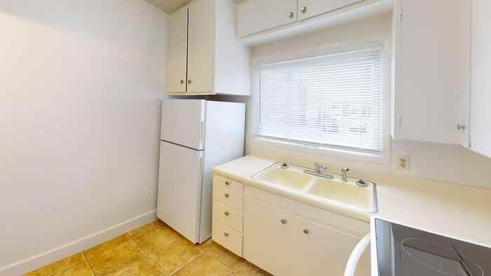 213 N Washington St - Photo 2 of 13