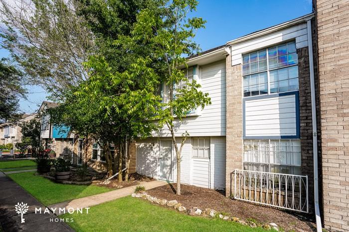 11889 Algonquin Dr - Photo 2 of 3