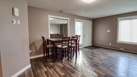 5014 50 St - Photo 5 of 13