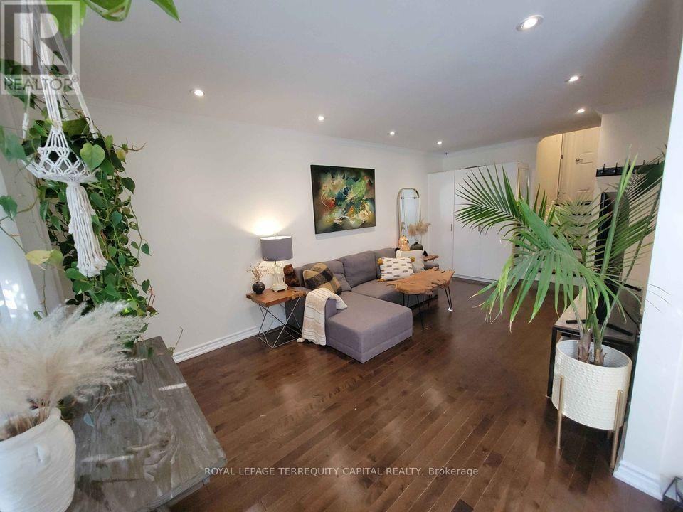 20 Mowat Cres - Photo 7 of 31