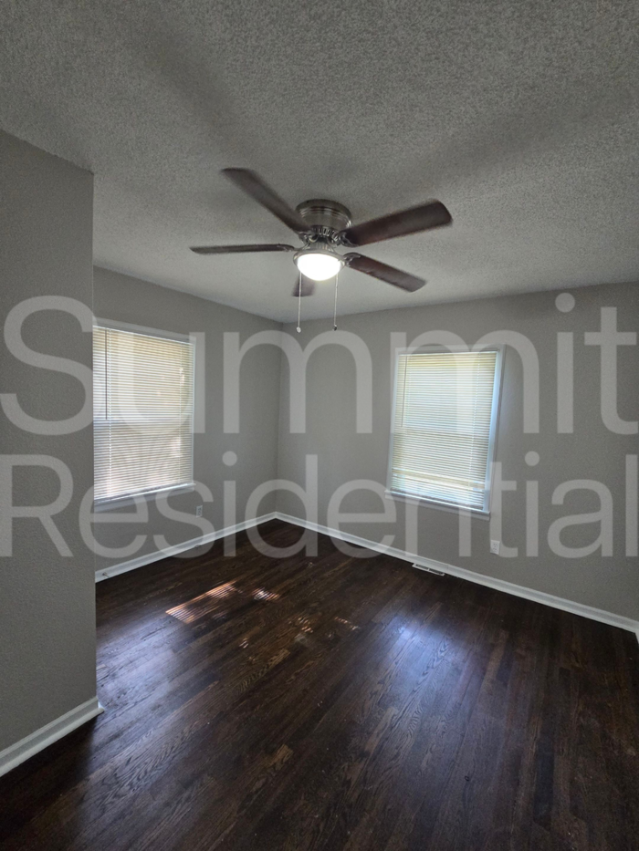 10507 Oakland Ave - Photo 6 of 15