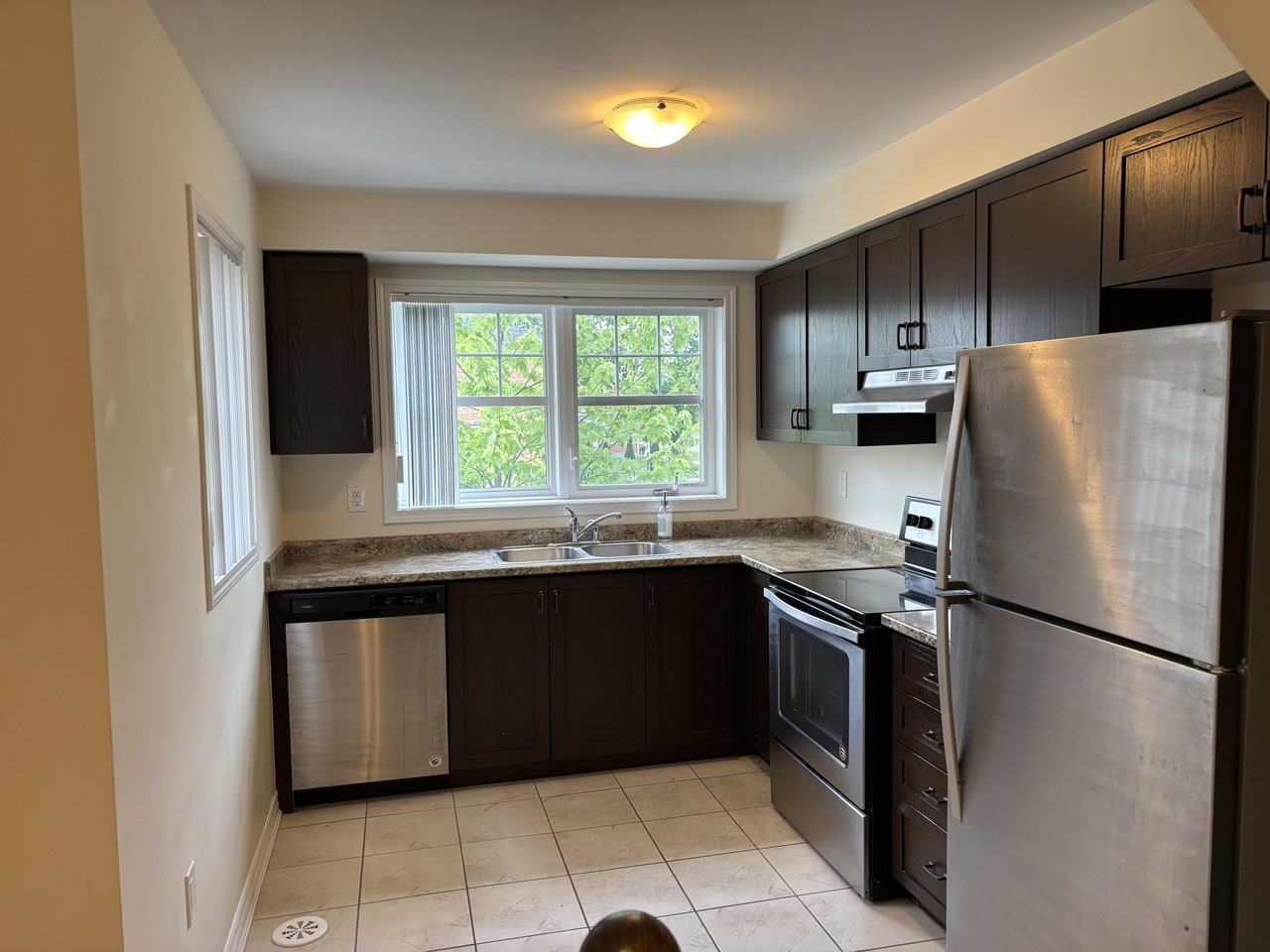 22 Spring Creek Dr - Photo 3 of 16