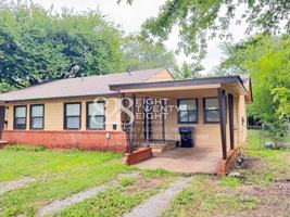 featured image of 507 E Walnut St