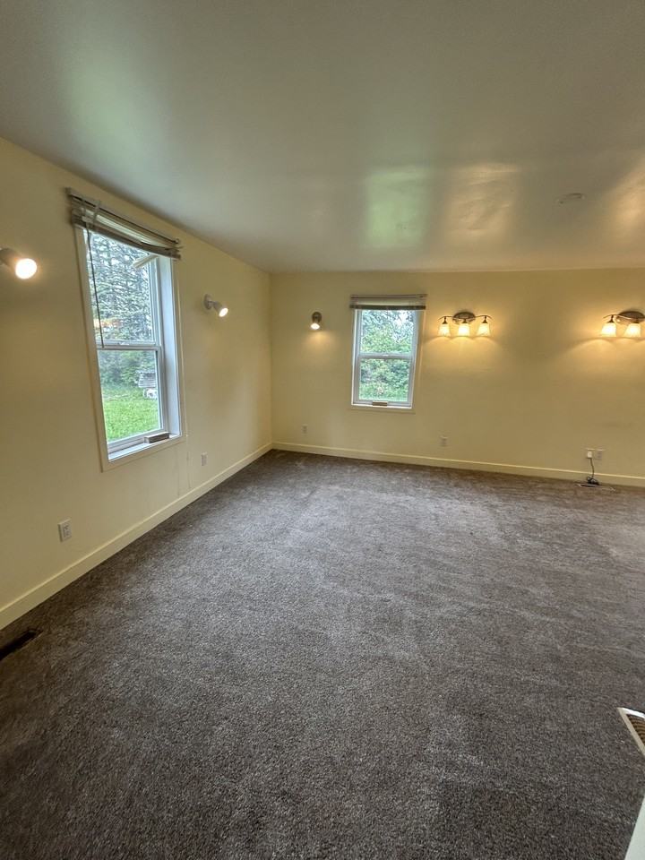 2143 Westcott Rd - Photo 6 of 9